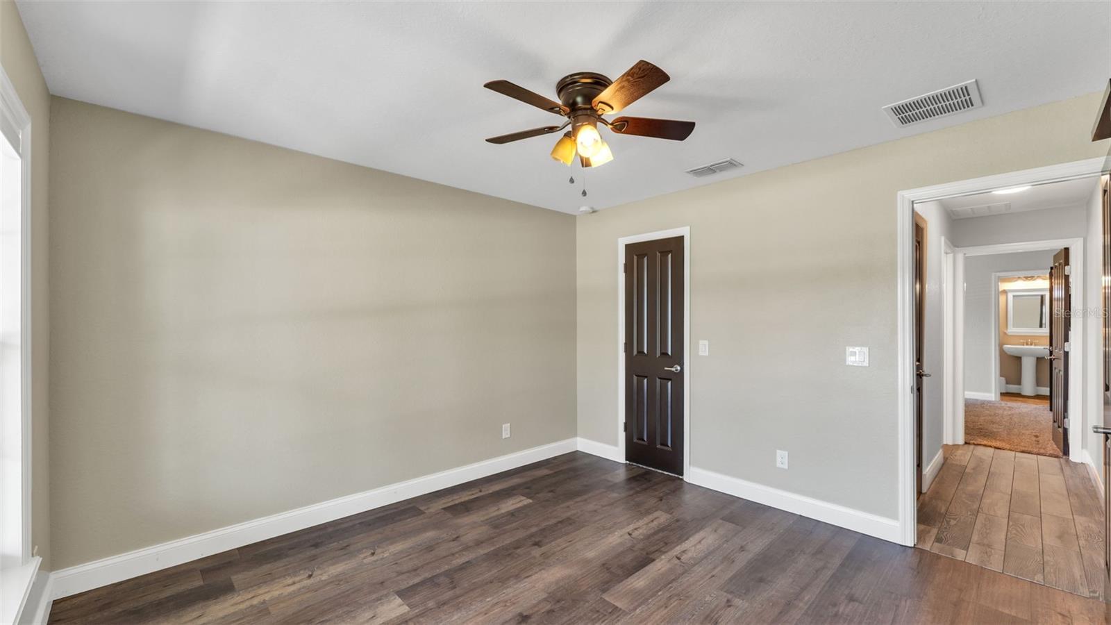 Image 27 of 52 For 187 Bentley Oaks Boulevard