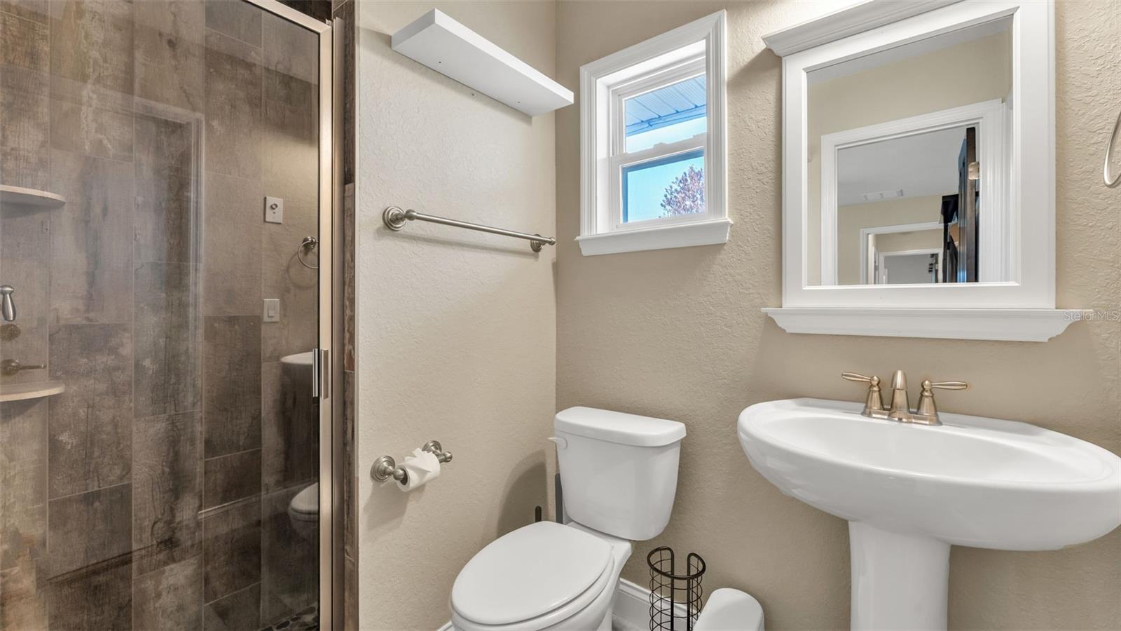 Image 32 of 52 For 187 Bentley Oaks Boulevard