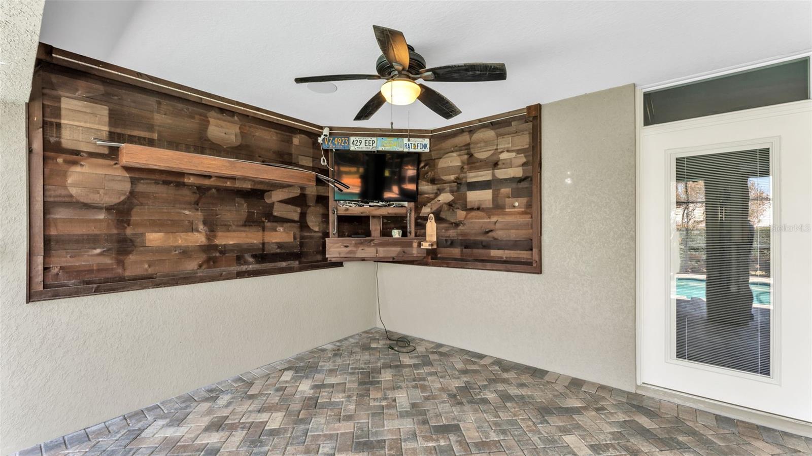 Image 36 of 52 For 187 Bentley Oaks Boulevard