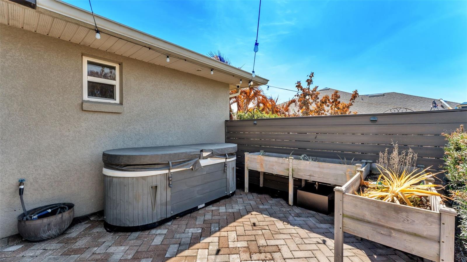 Image 42 of 52 For 187 Bentley Oaks Boulevard