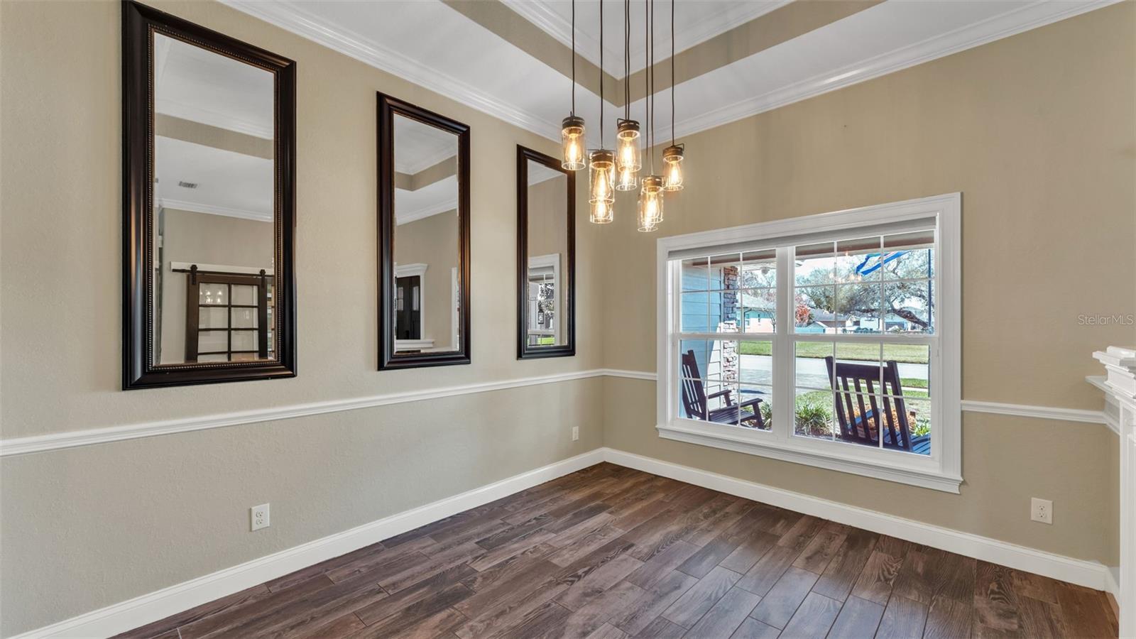 Image 5 of 52 For 187 Bentley Oaks Boulevard