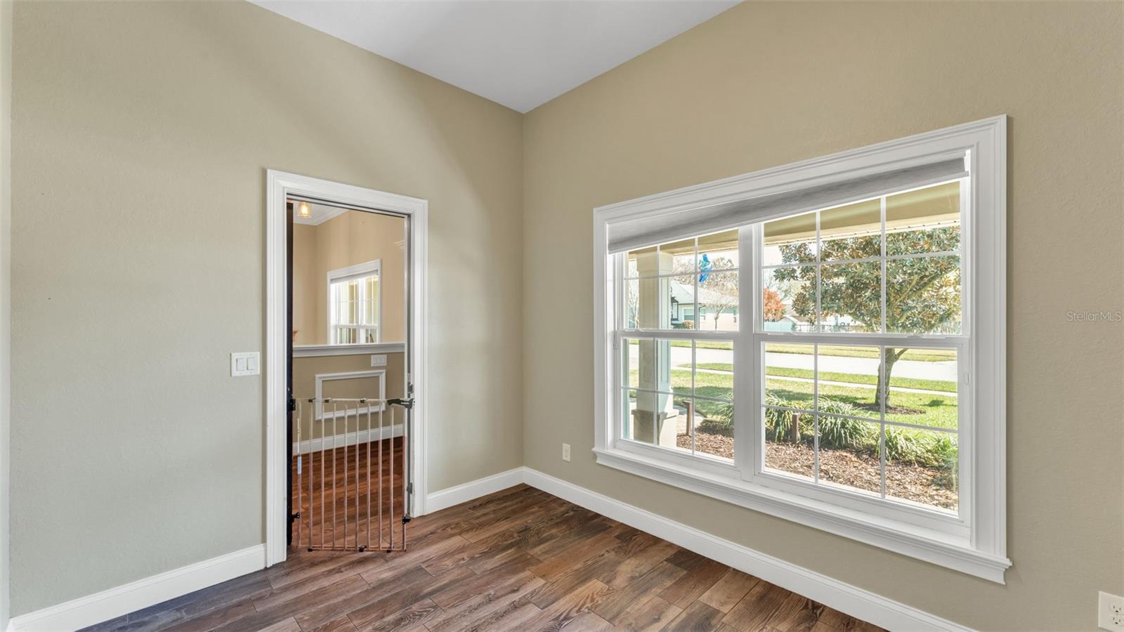 Image 7 of 52 For 187 Bentley Oaks Boulevard