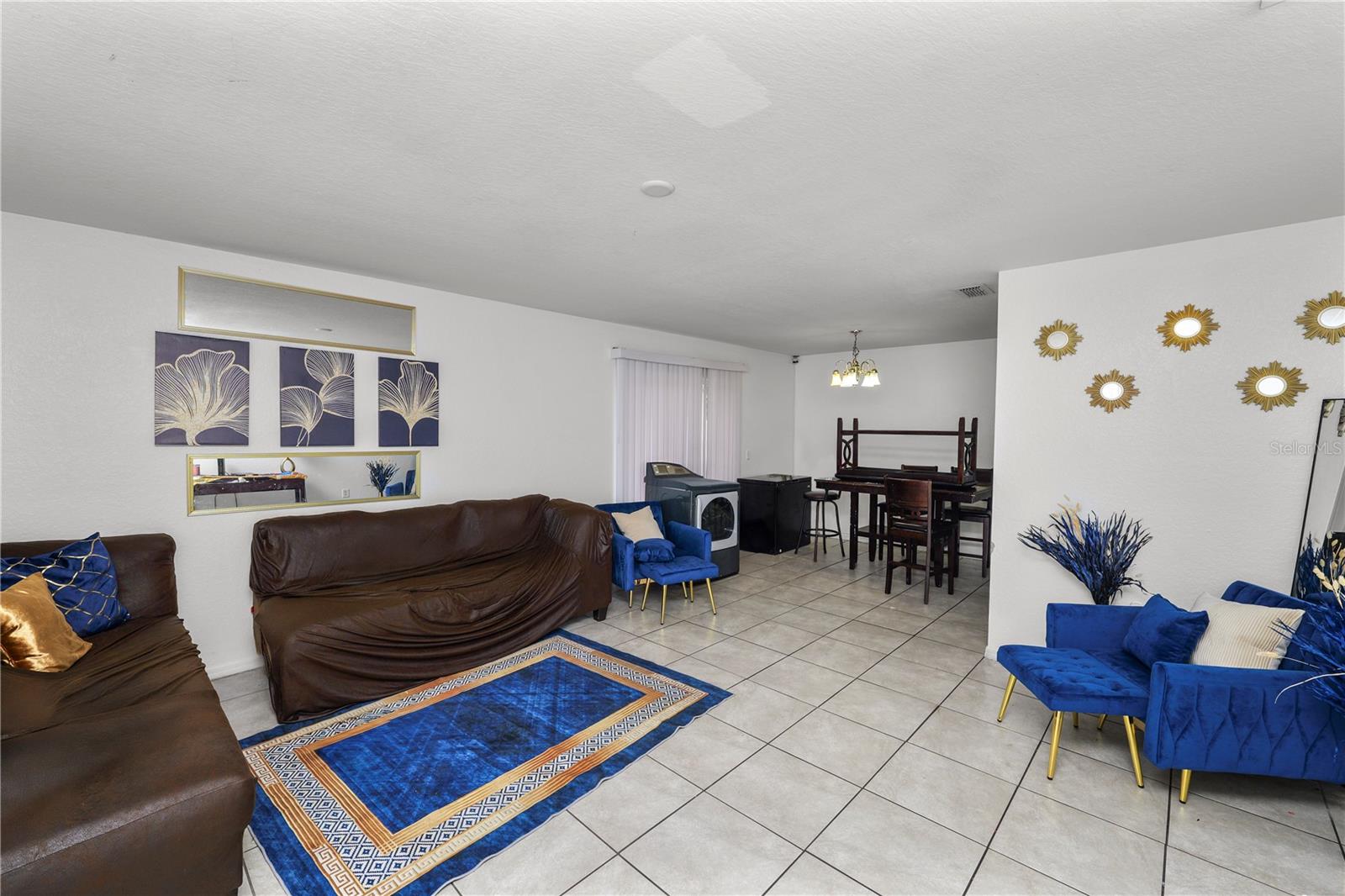 Image 4 of 13 For 1060 Austin Street