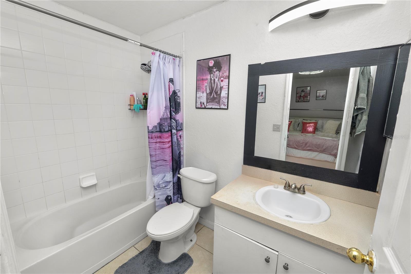 Image 8 of 13 For 1060 Austin Street