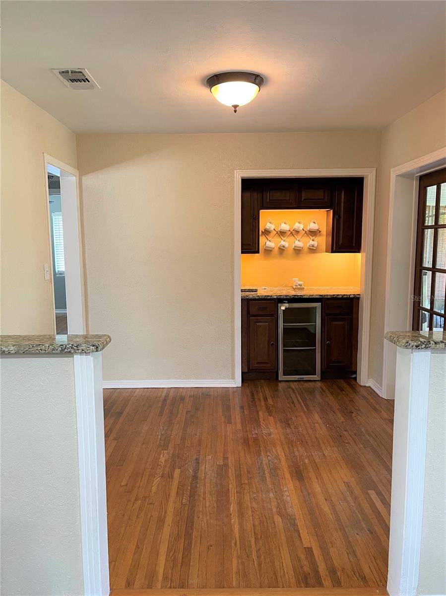 Image 11 of 38 For 539 Belvedere Street