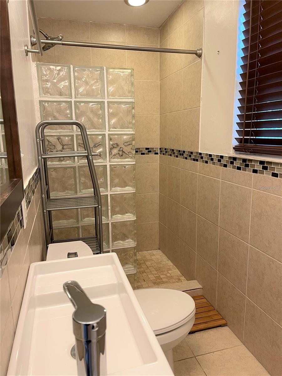 Image 19 of 38 For 539 Belvedere Street