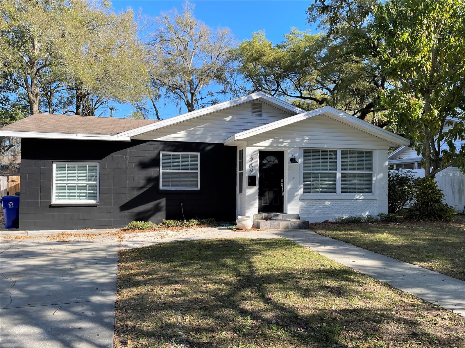 Image 26 of 27 For 309 Palm Drive