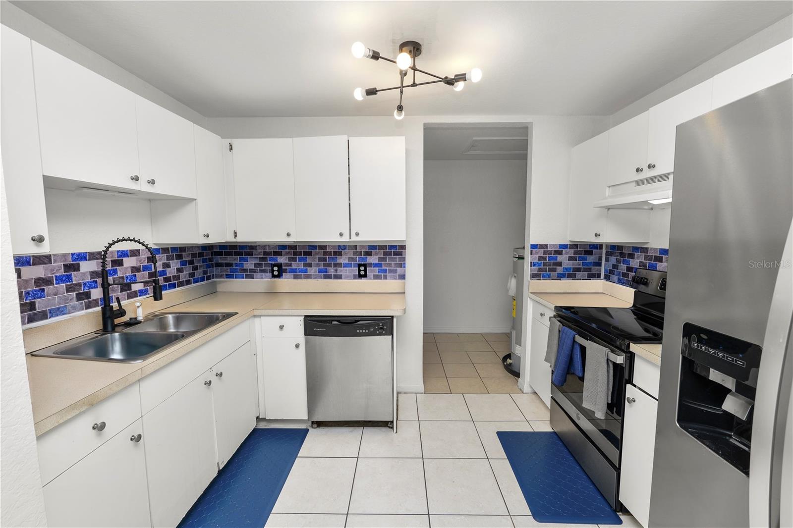 Image 8 of 17 For 1040 Austin Street