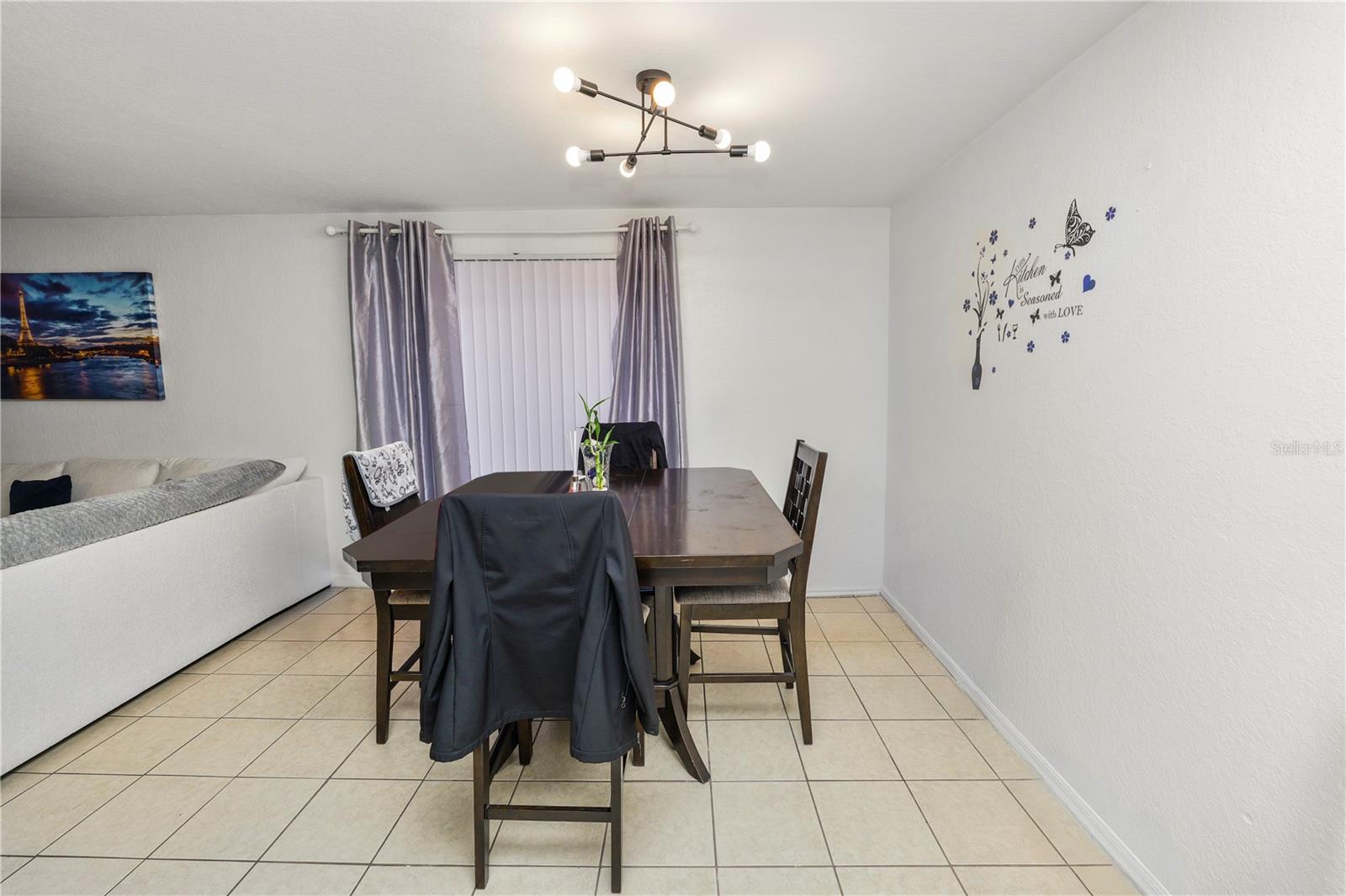 Image 9 of 17 For 1040 Austin Street