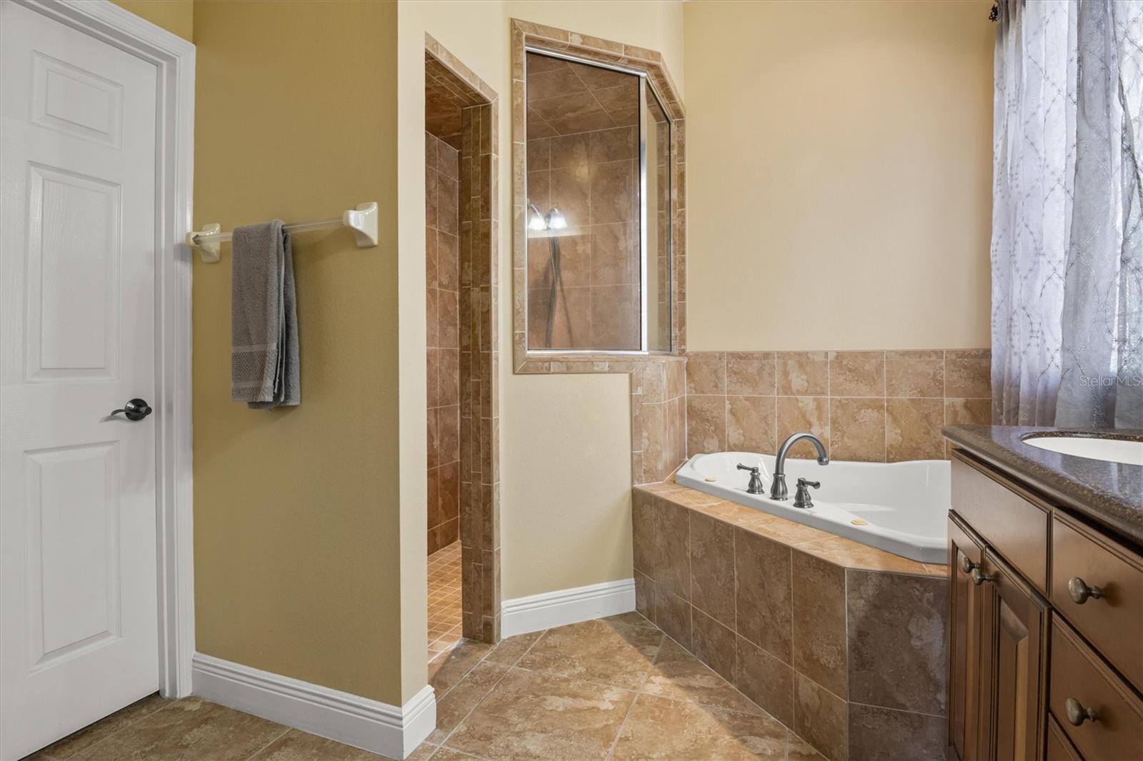 Image 25 of 38 For 1068 Stoney Creek Drive