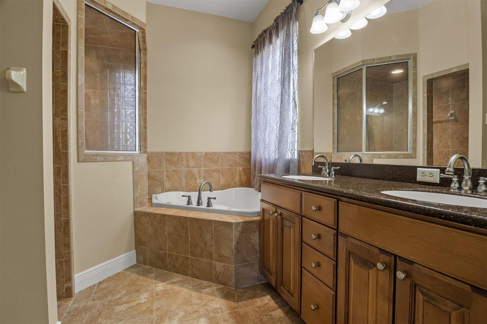 Image 26 of 38 For 1068 Stoney Creek Drive