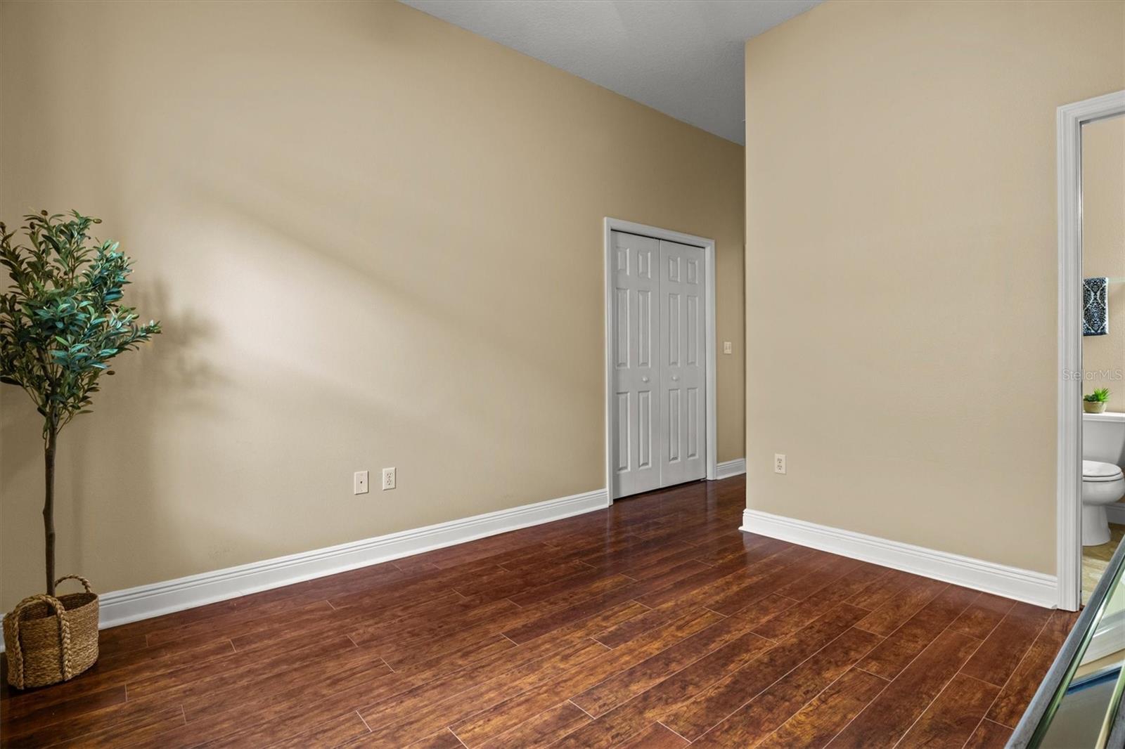 Image 28 of 38 For 1068 Stoney Creek Drive