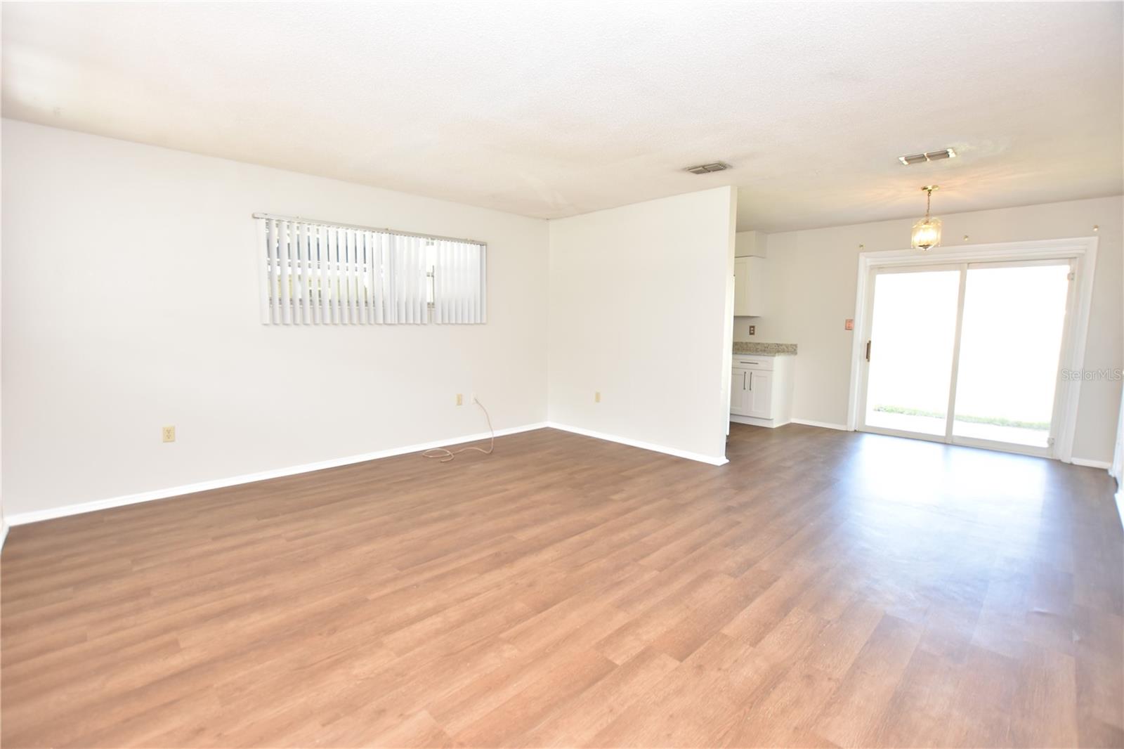 Image 10 of 25 For 1015 Tee Circle