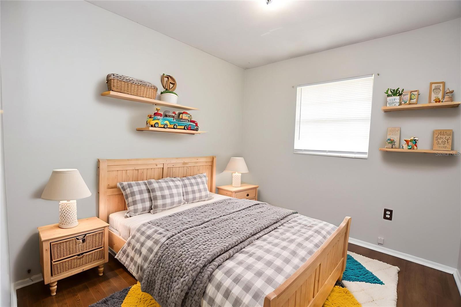 Image 11 of 25 For 1015 Tee Circle