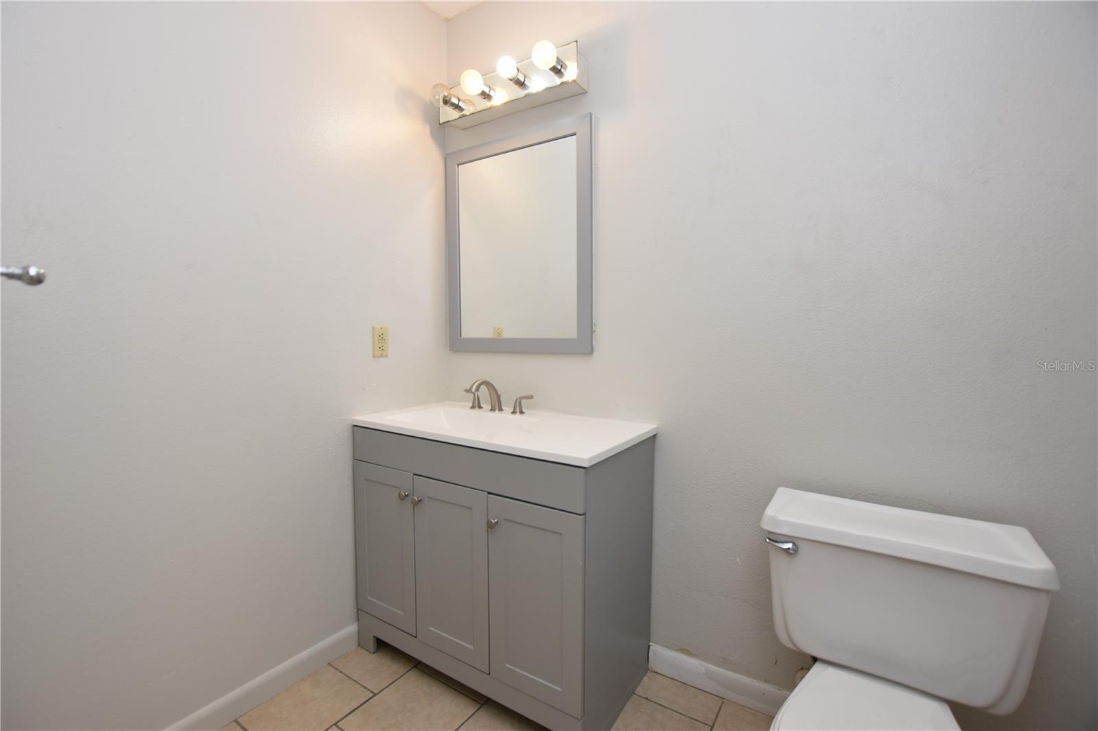 Image 14 of 25 For 1015 Tee Circle