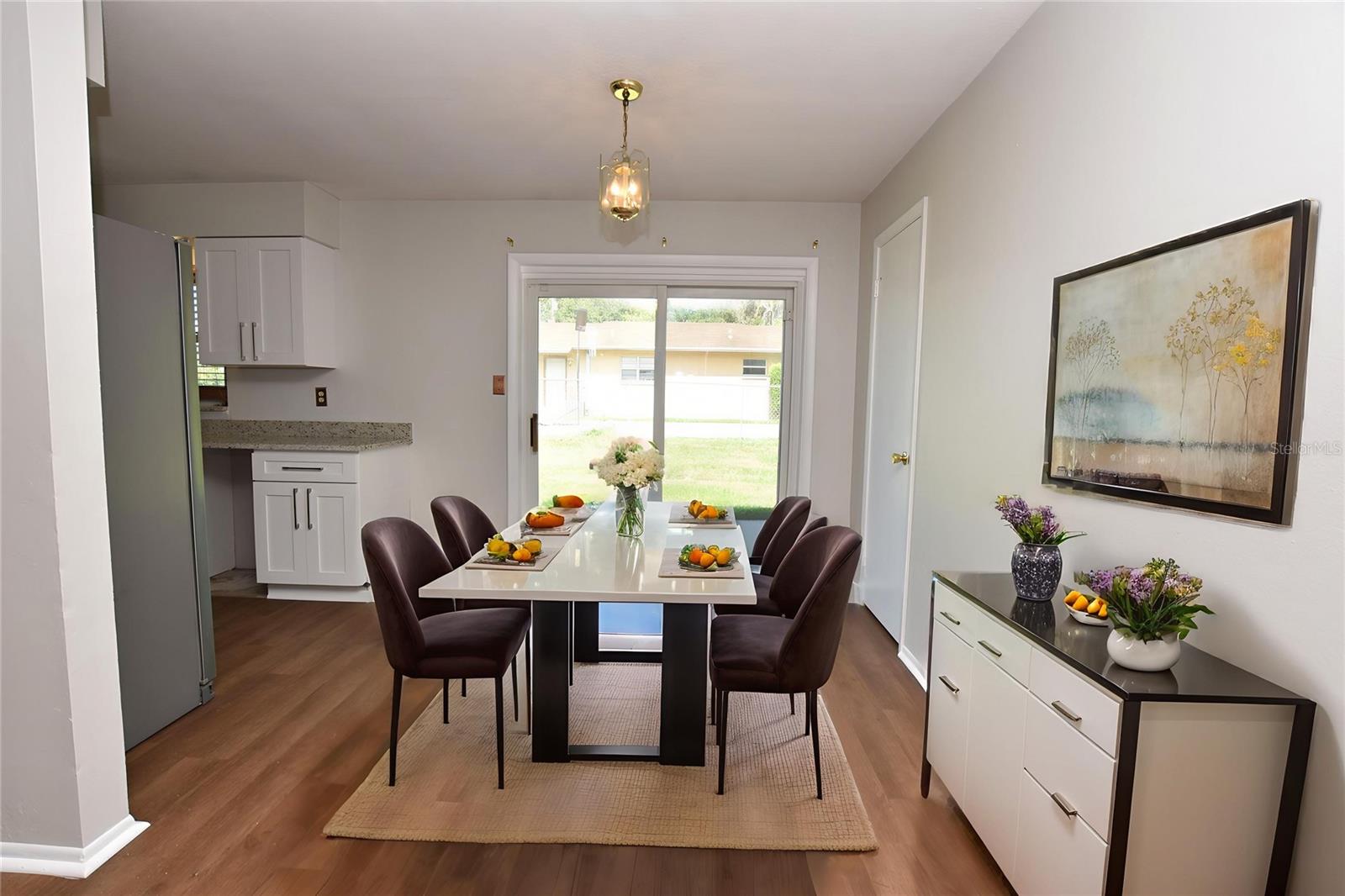 Image 5 of 25 For 1015 Tee Circle