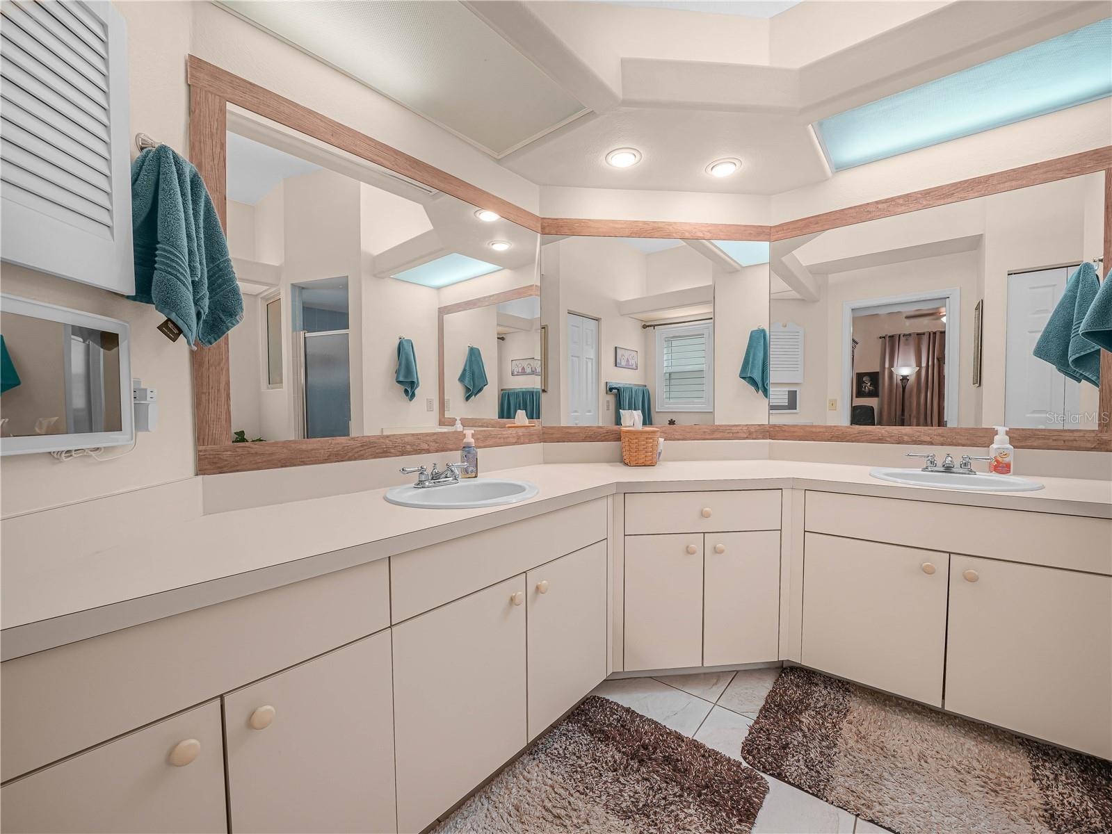 Image 16 of 25 For 5888 Sandpipers Drive