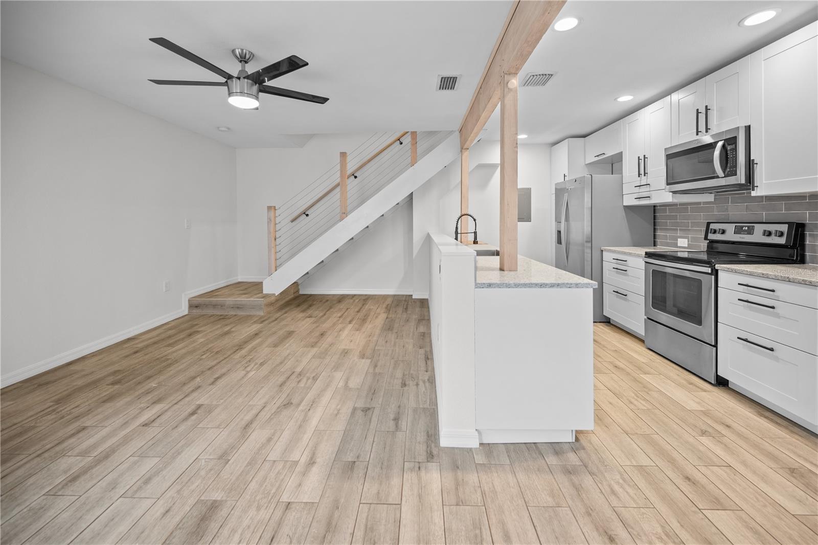 Image 11 of 40 For 1832 Bough Avenue 3