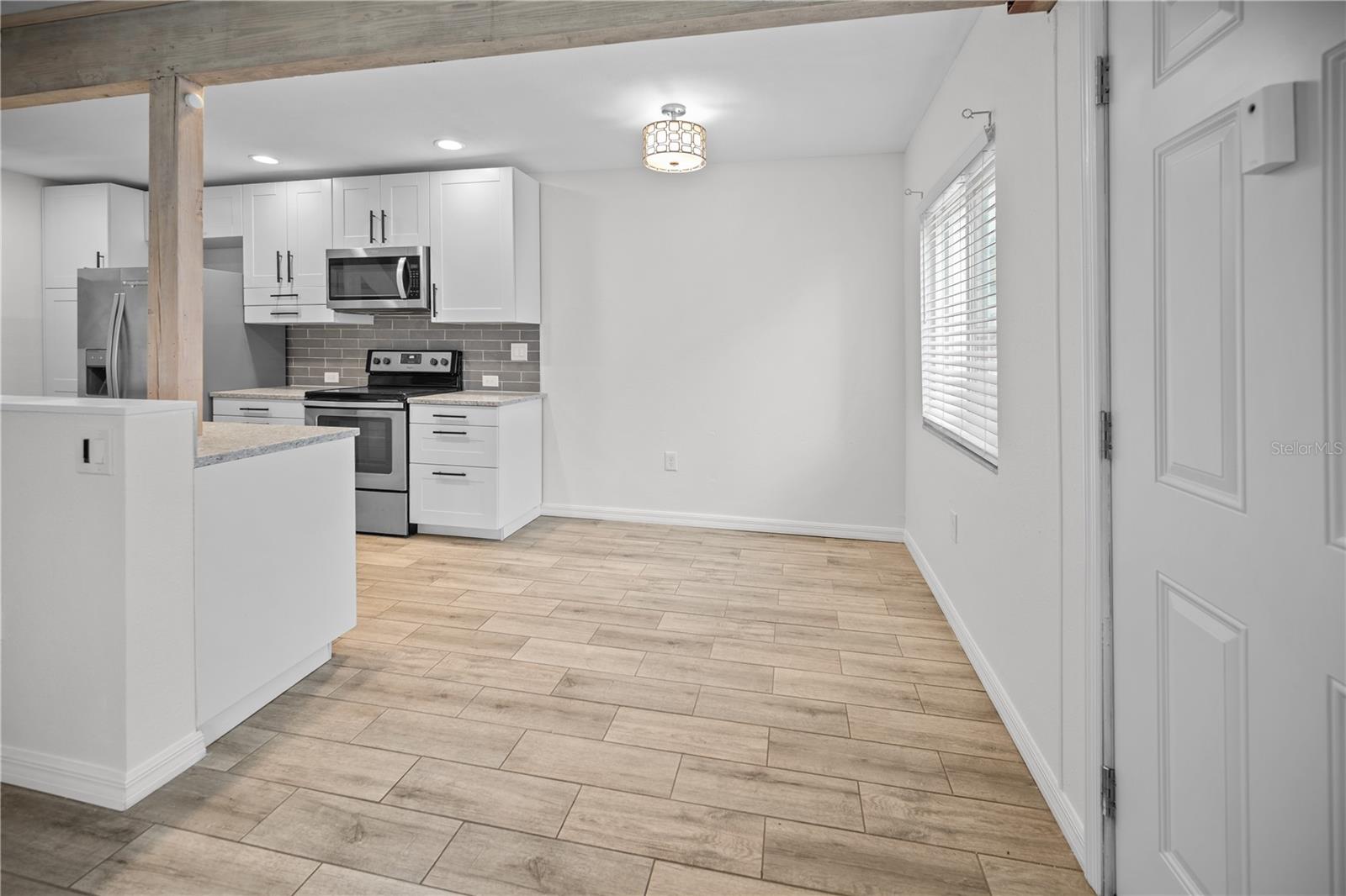 Image 14 of 40 For 1832 Bough Avenue 3