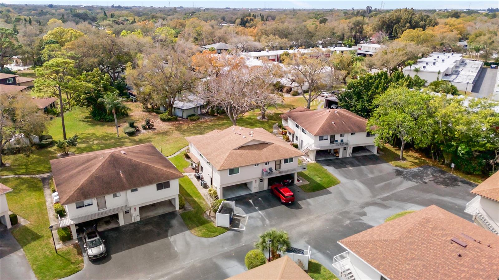 Image 2 of 40 For 1832 Bough Avenue 3