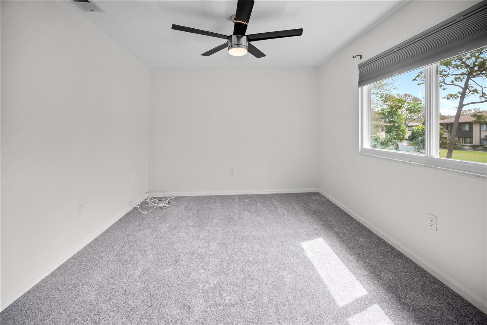 Image 33 of 40 For 1832 Bough Avenue 3