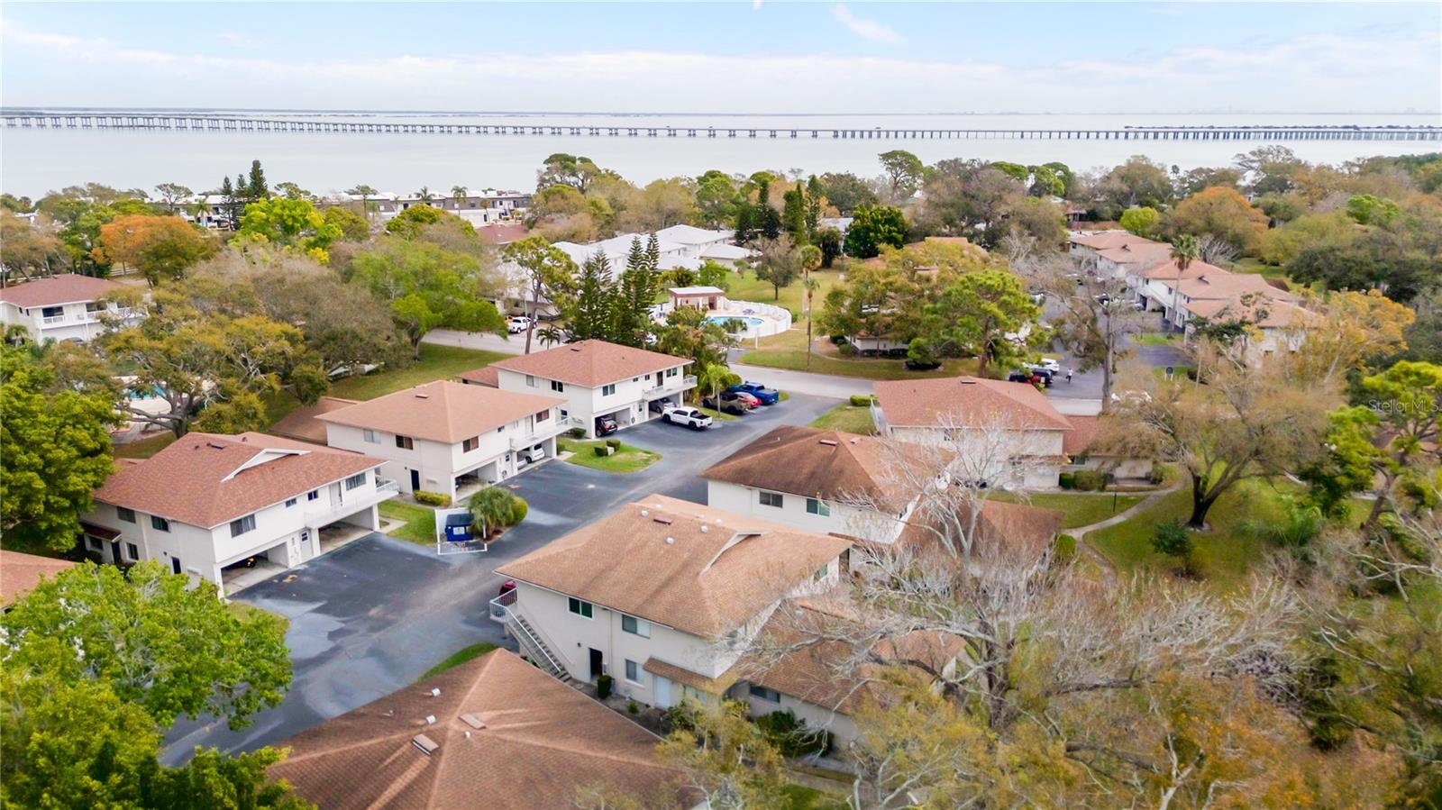 Image 4 of 40 For 1832 Bough Avenue 3