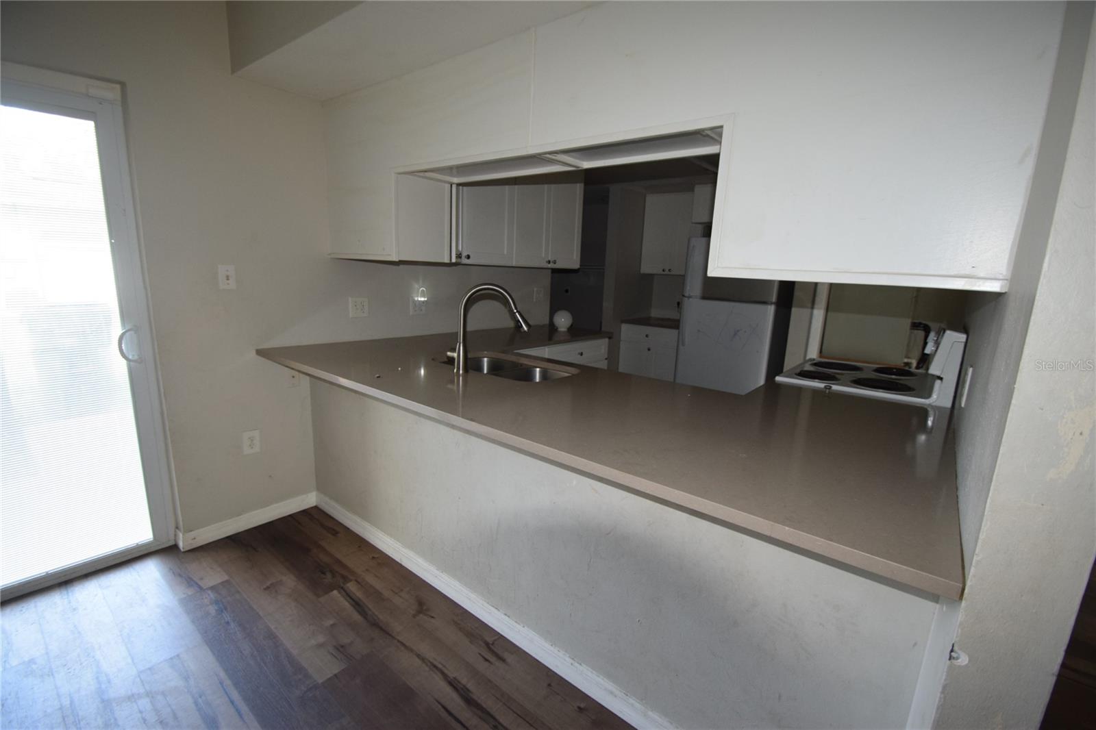 Image 4 of 22 For 2720 Castle Way 2720