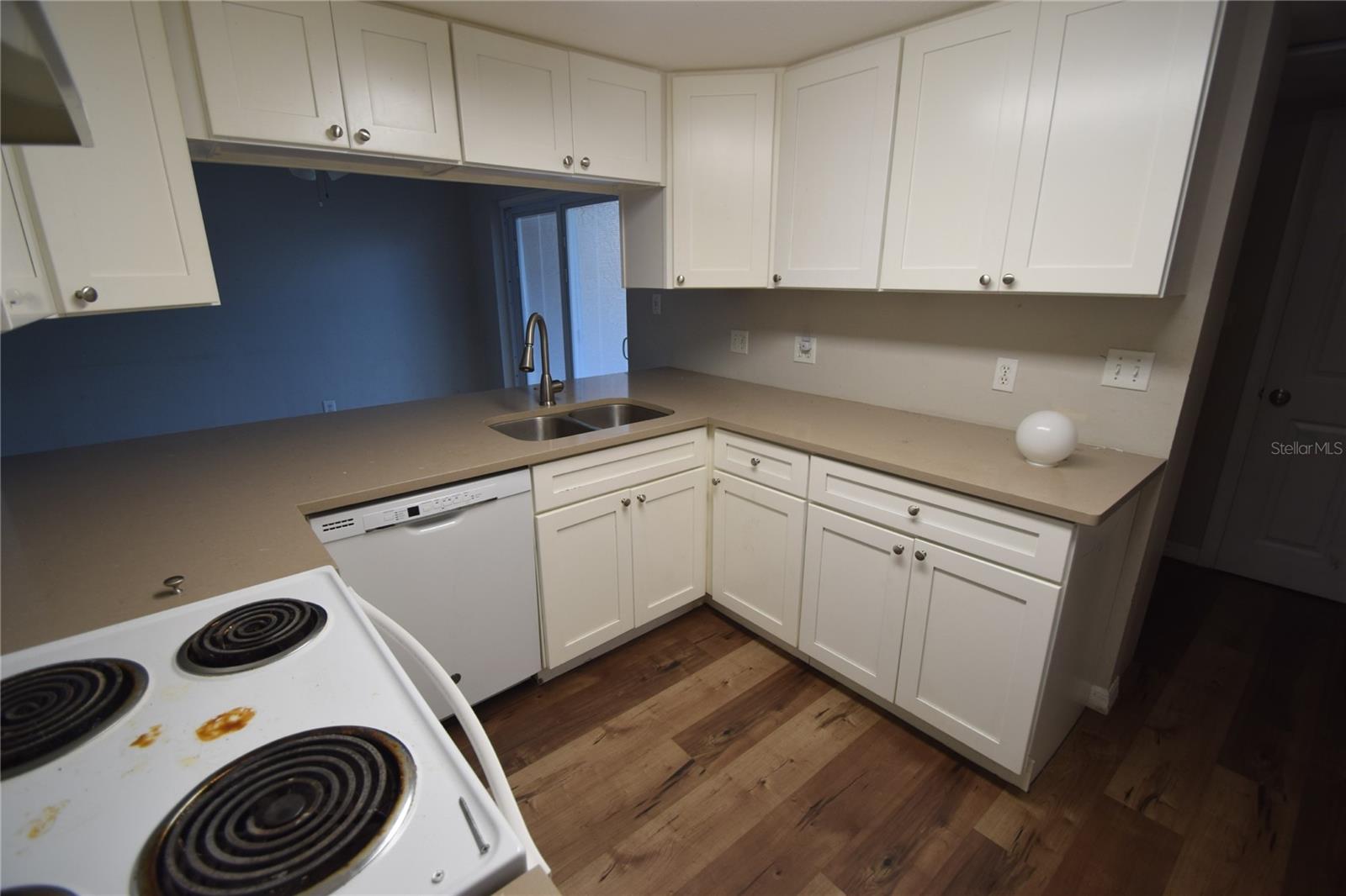 Image 5 of 22 For 2720 Castle Way 2720