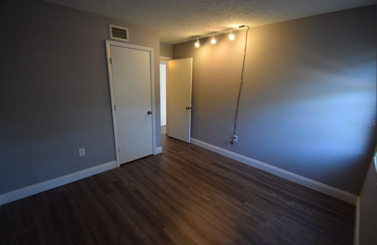 Image 15 of 15 For 1005 New York Avenue 6