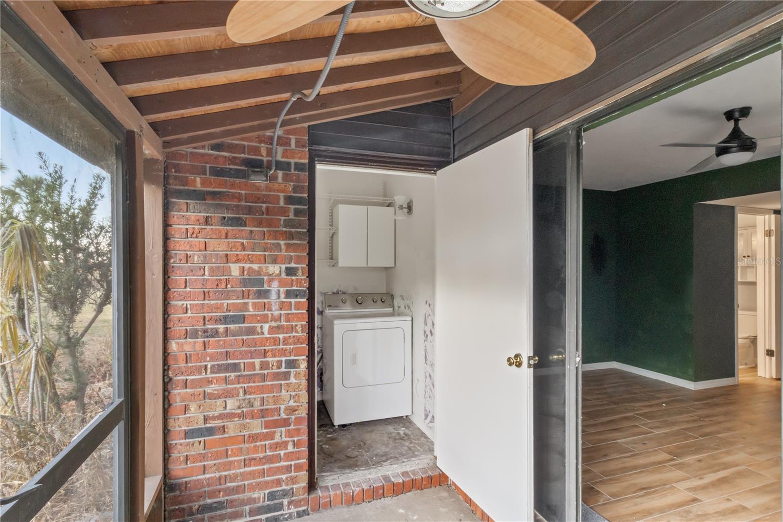 Image 17 of 25 For 1836 Crystal Lake Drive