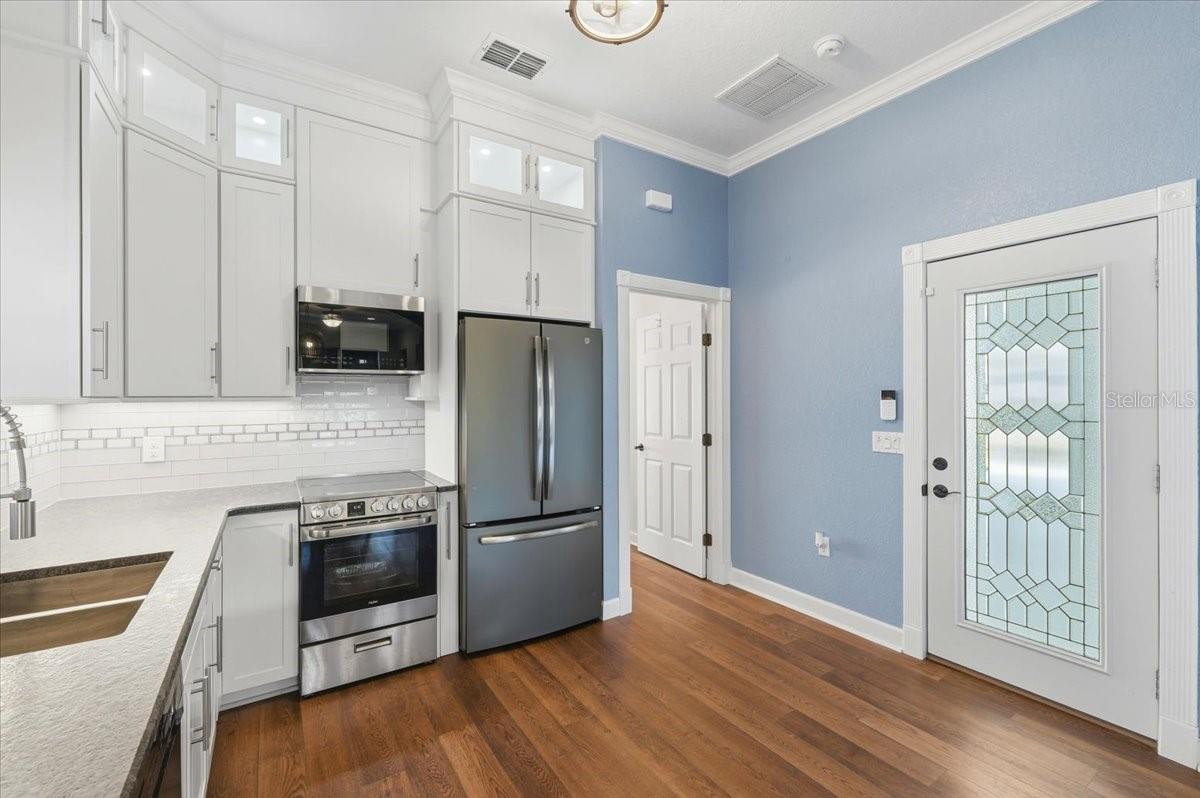 Image 10 of 33 For 335 Travelers Drive