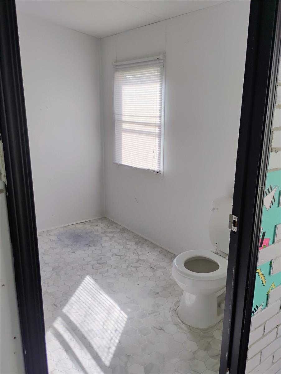 Image 15 of 31 For 701 Seminole Sand Road