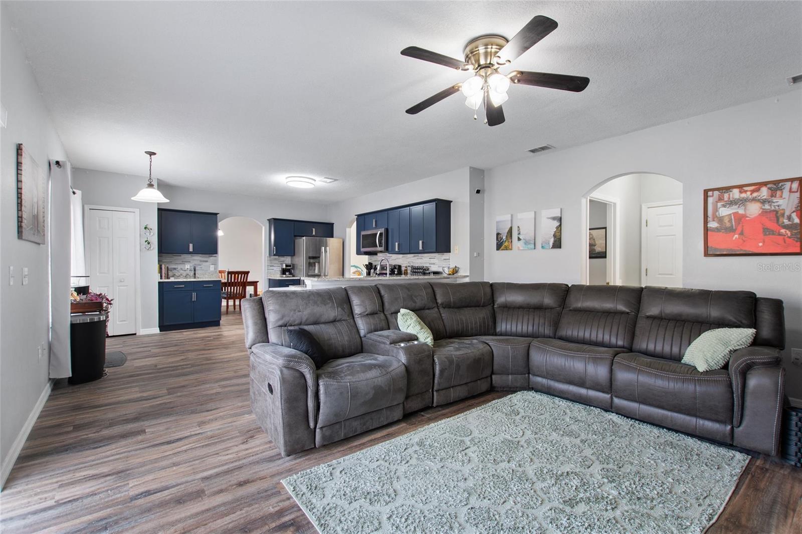 Image 13 of 37 For 401 Mallard Way