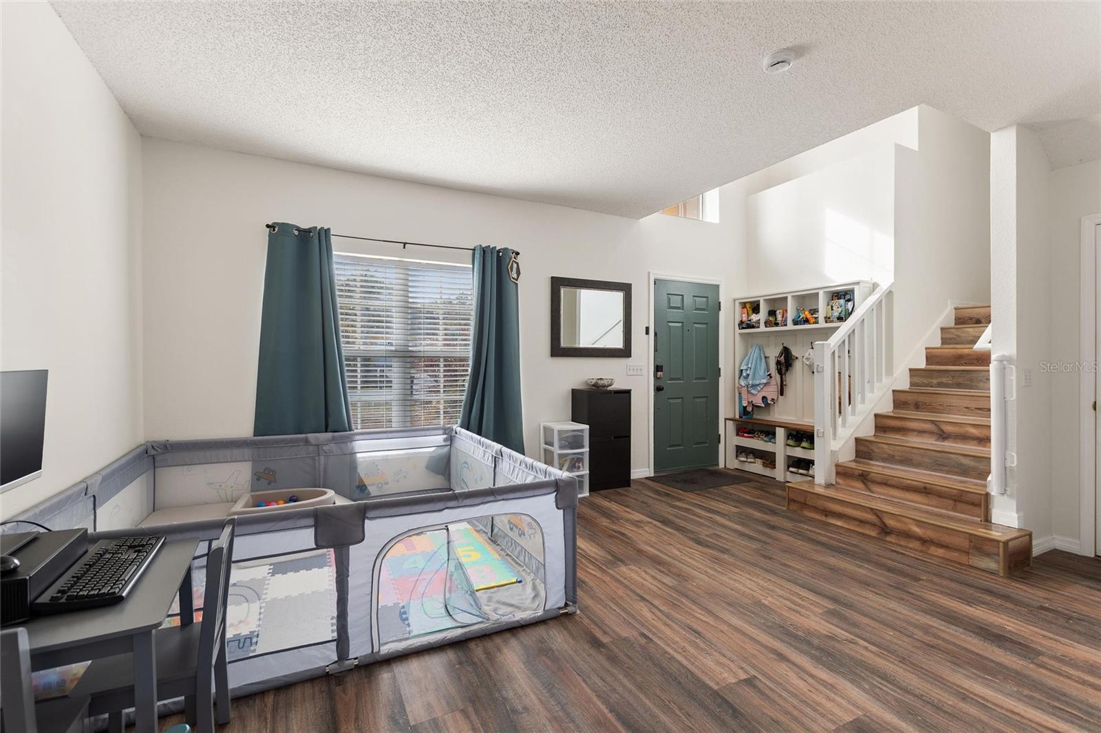 Image 16 of 37 For 401 Mallard Way