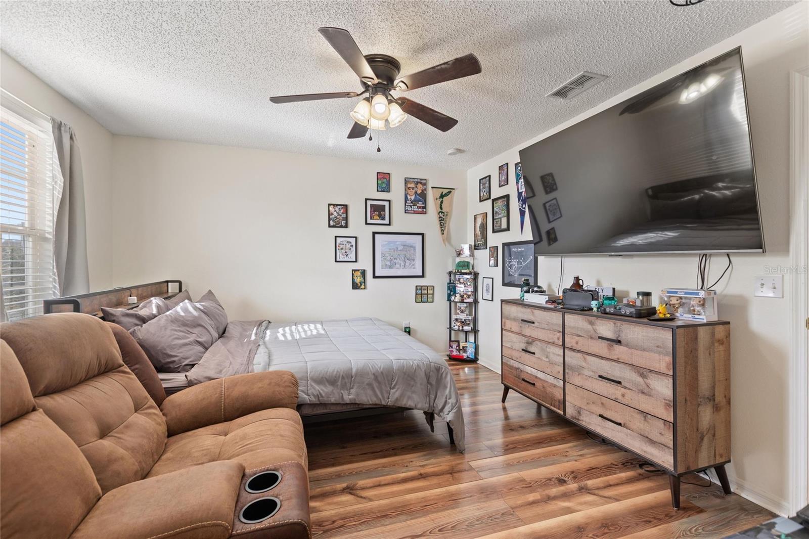 Image 32 of 37 For 401 Mallard Way