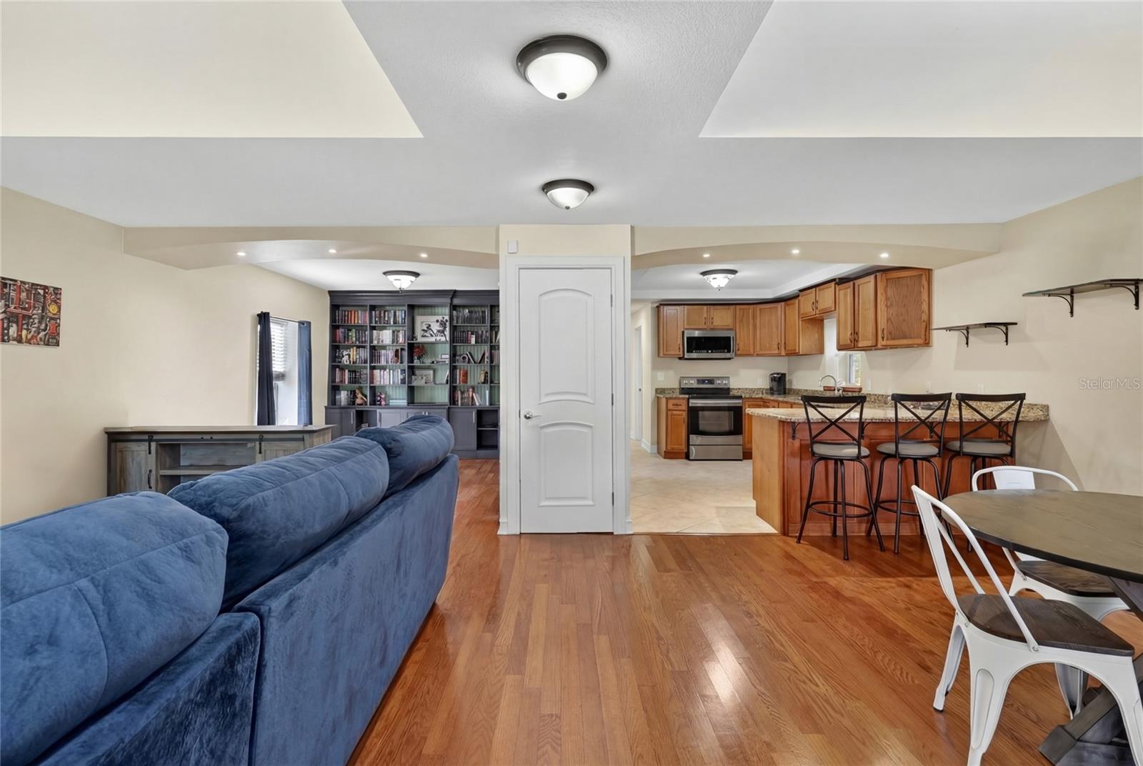 Image 12 of 69 For 532 Hunter Street