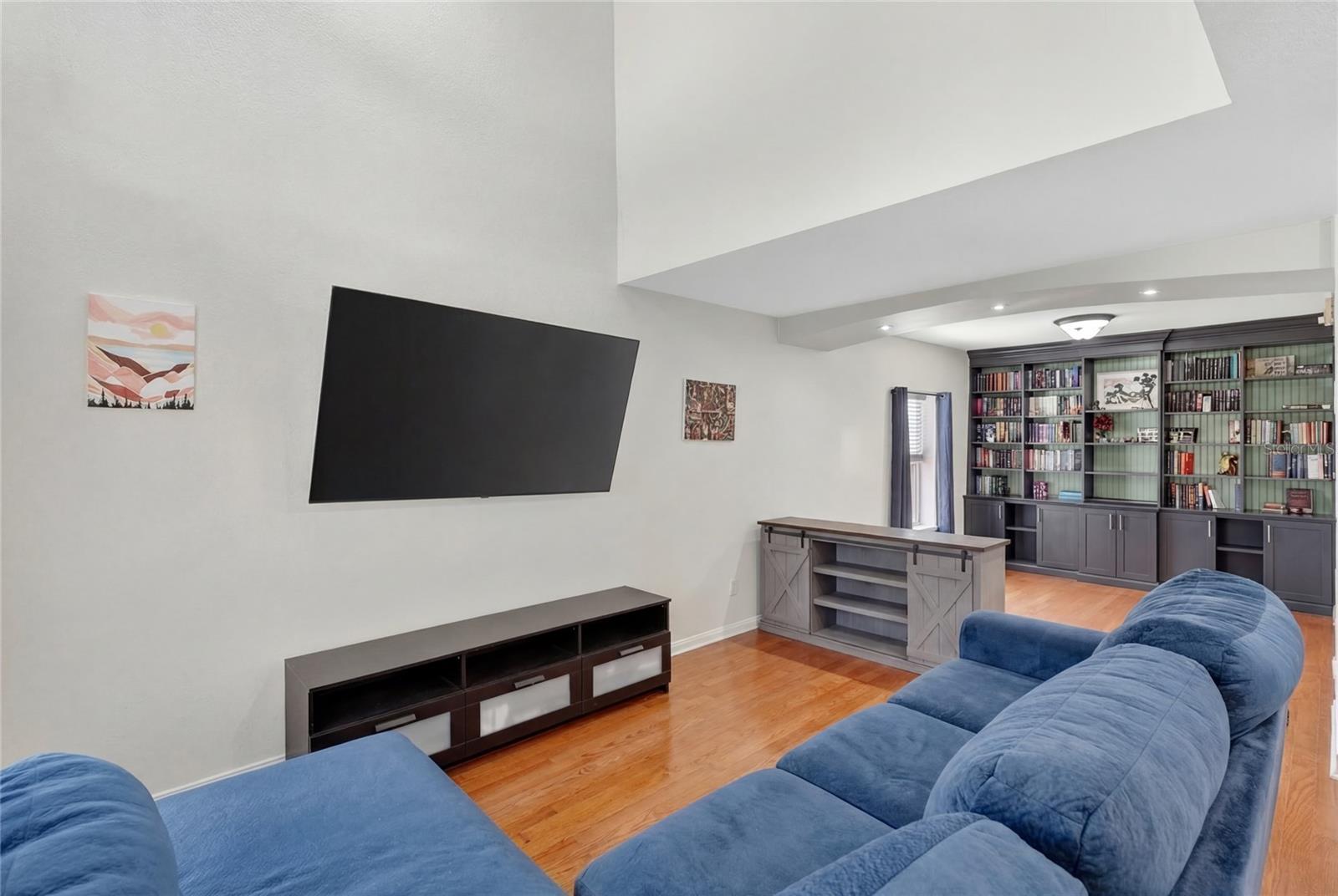 Image 14 of 69 For 532 Hunter Street