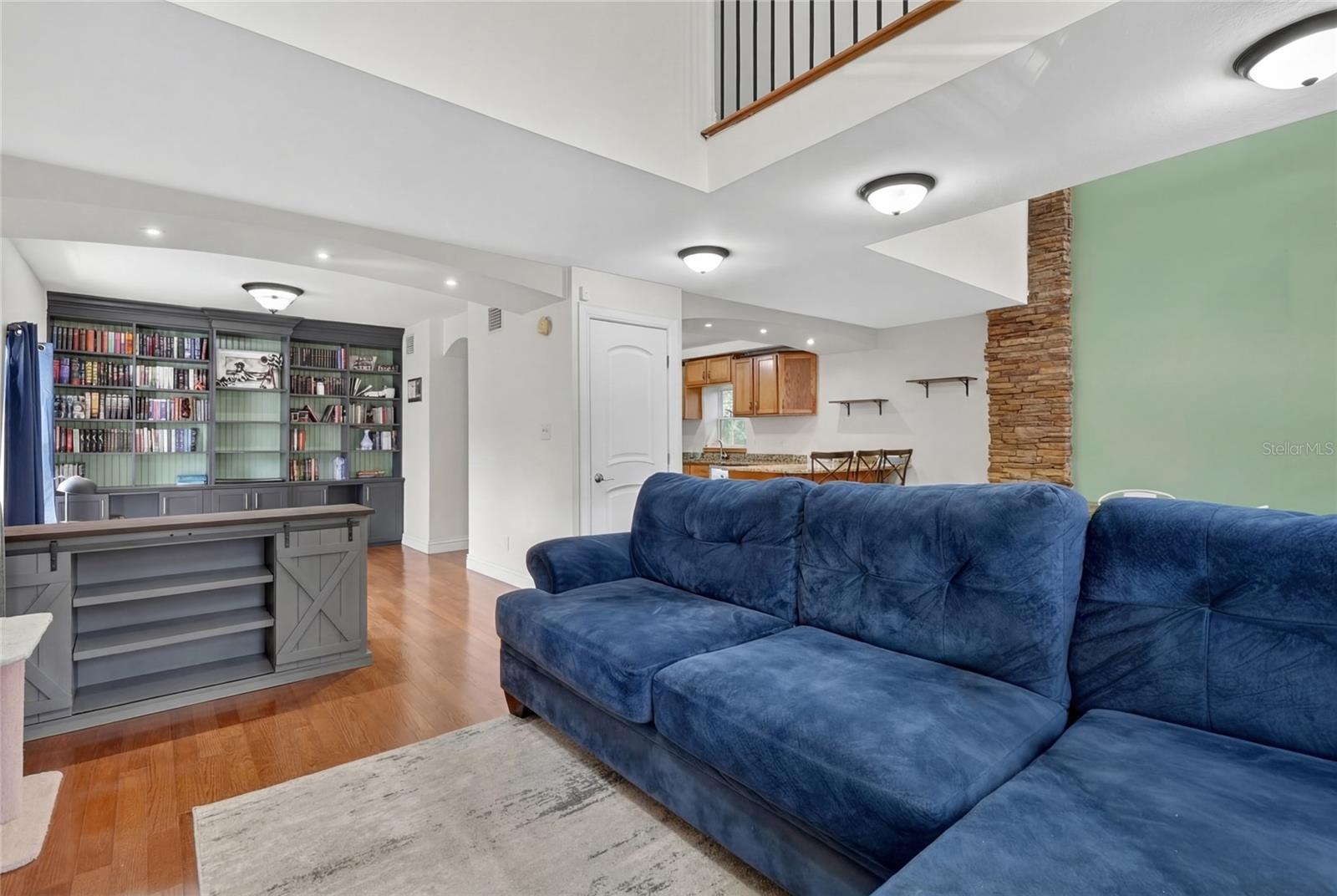 Image 17 of 69 For 532 Hunter Street