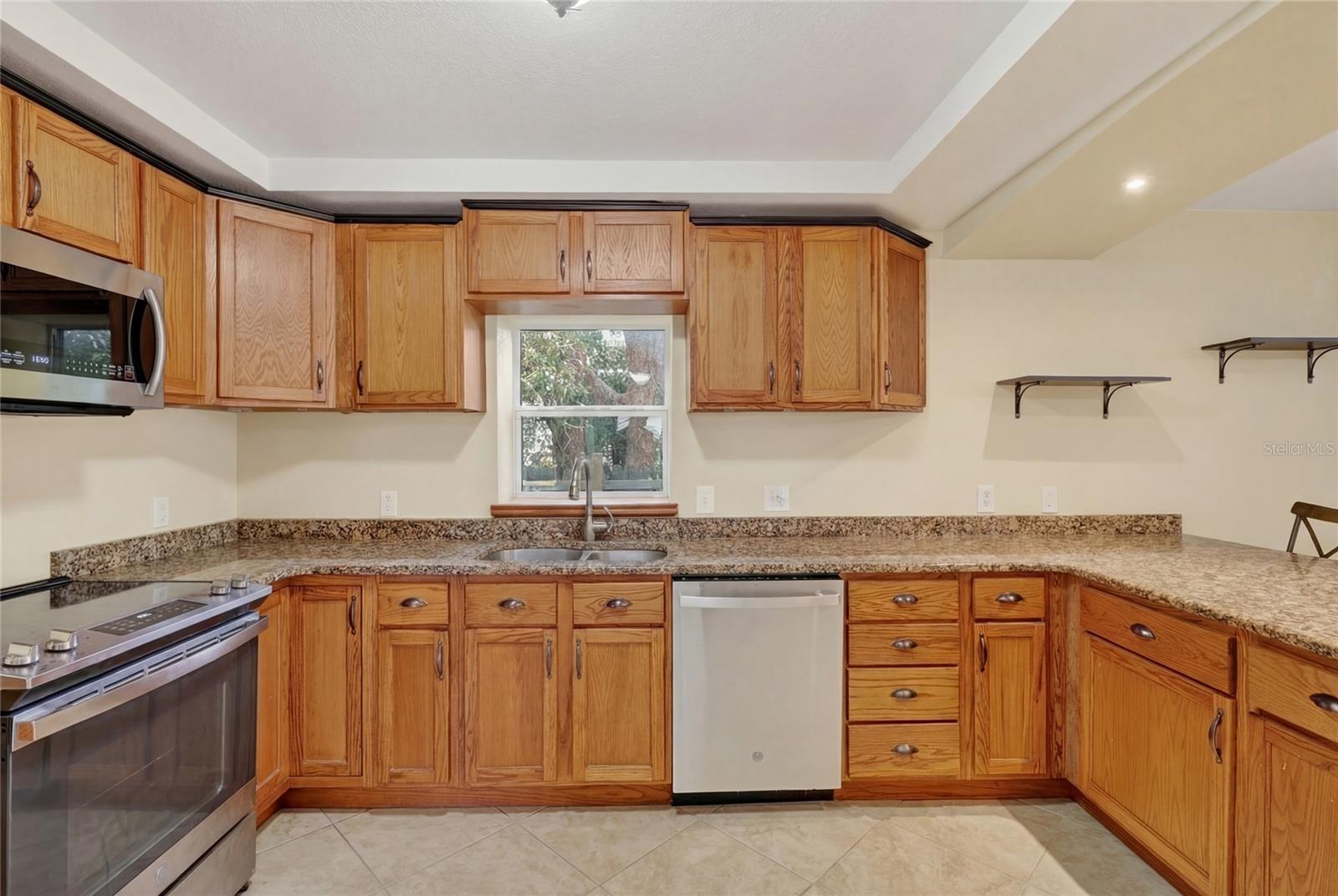 Image 25 of 69 For 532 Hunter Street