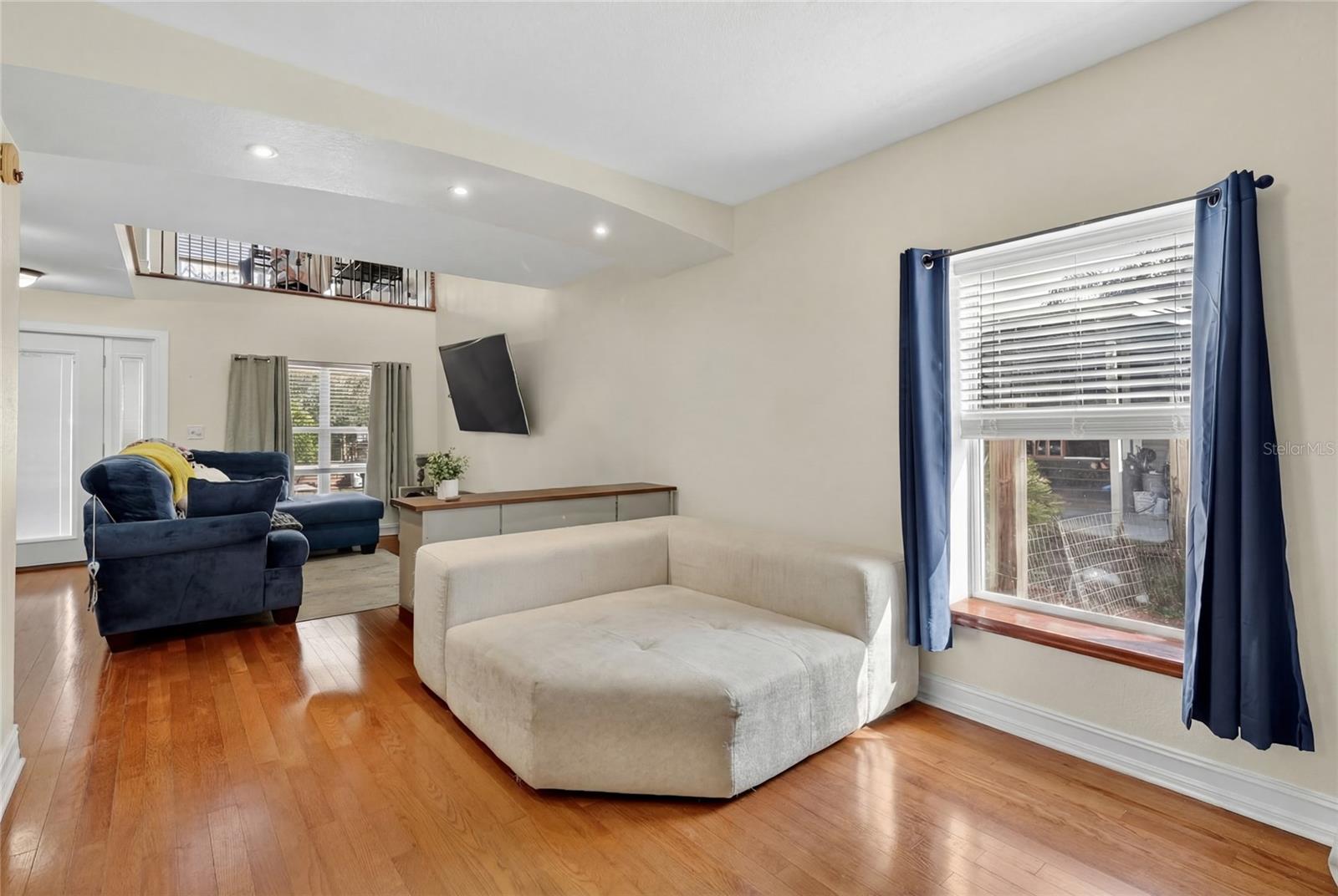 Image 27 of 69 For 532 Hunter Street