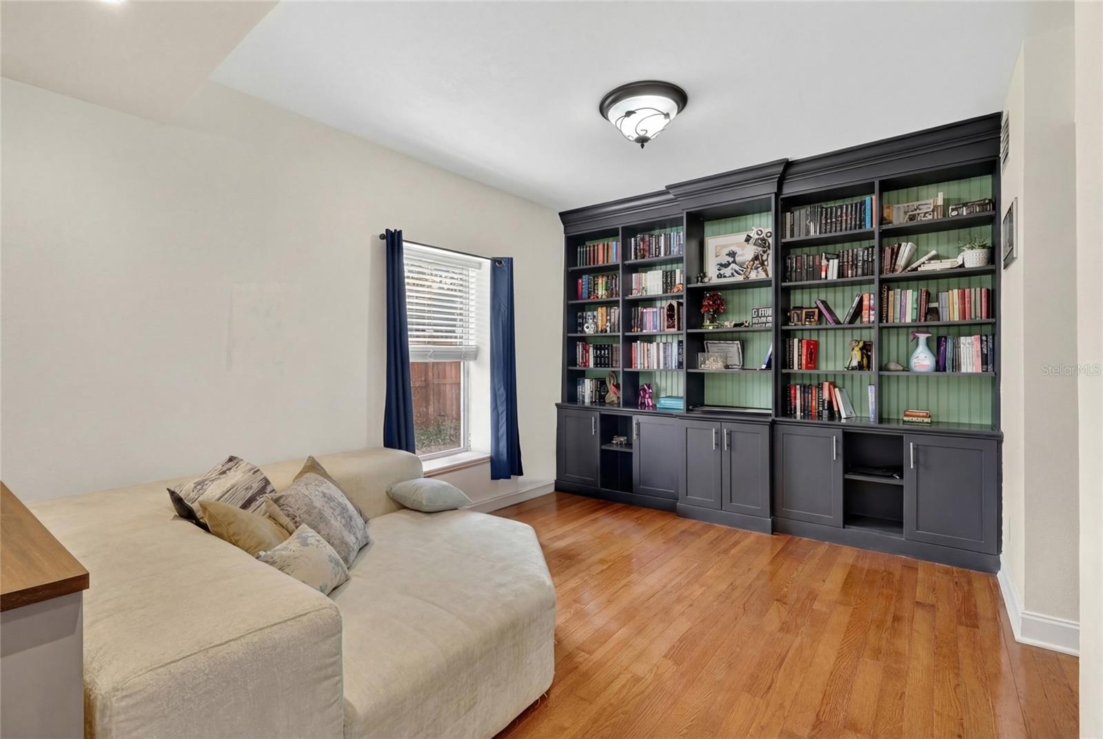 Image 28 of 69 For 532 Hunter Street