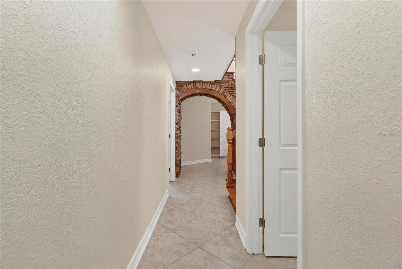 Image 30 of 69 For 532 Hunter Street