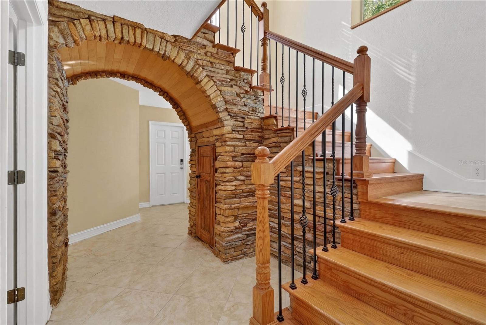 Image 33 of 69 For 532 Hunter Street