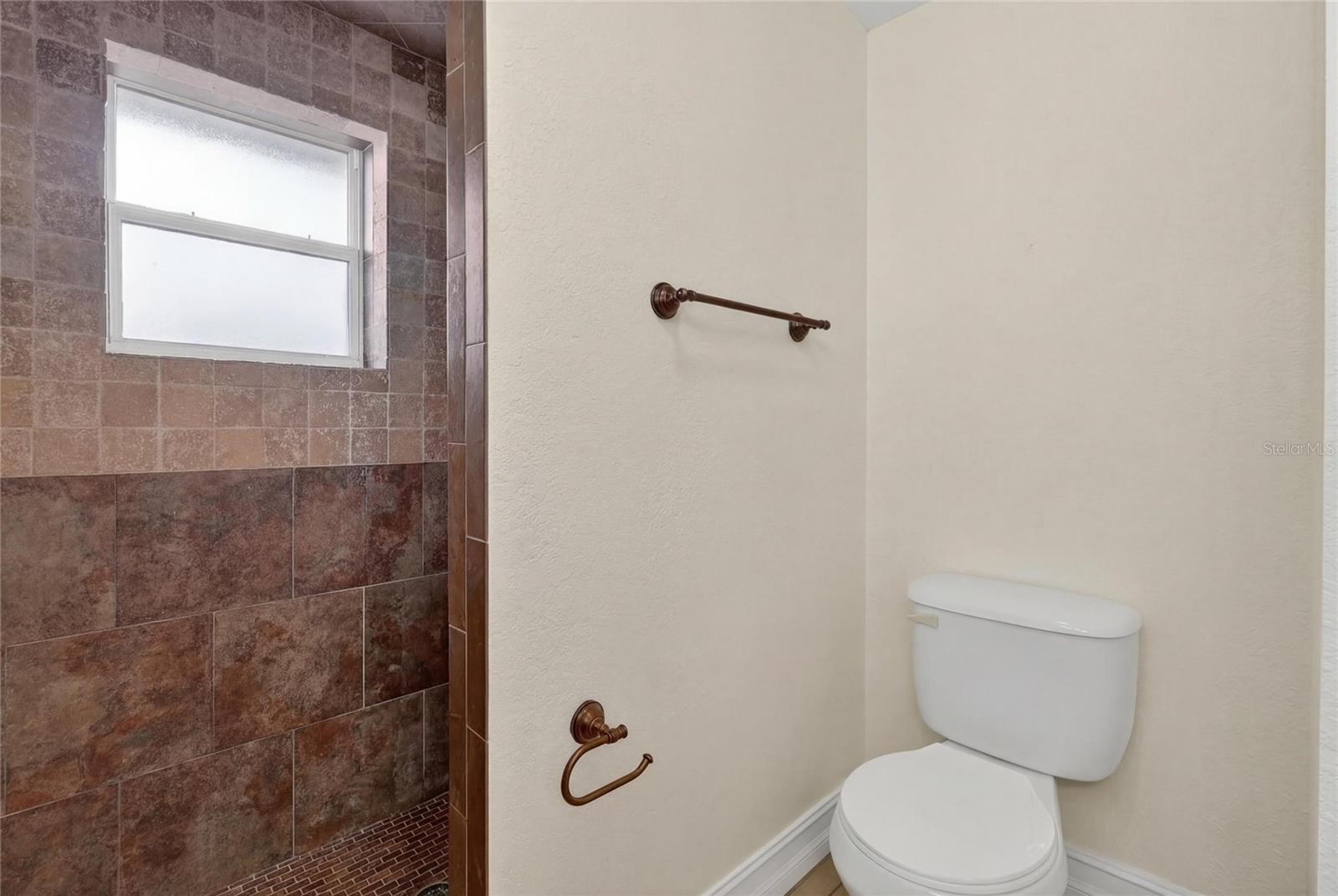 Image 48 of 69 For 532 Hunter Street