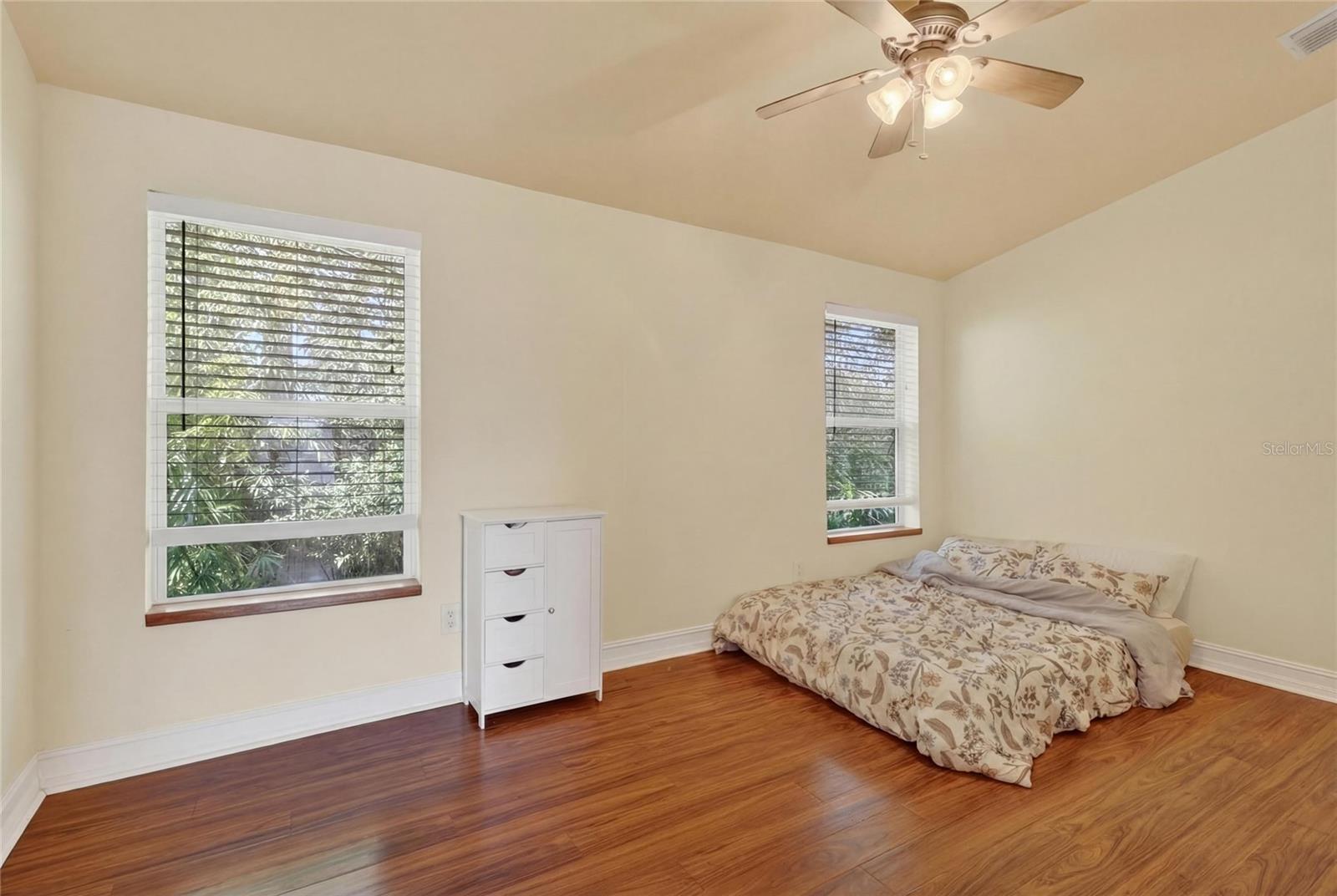 Image 50 of 69 For 532 Hunter Street