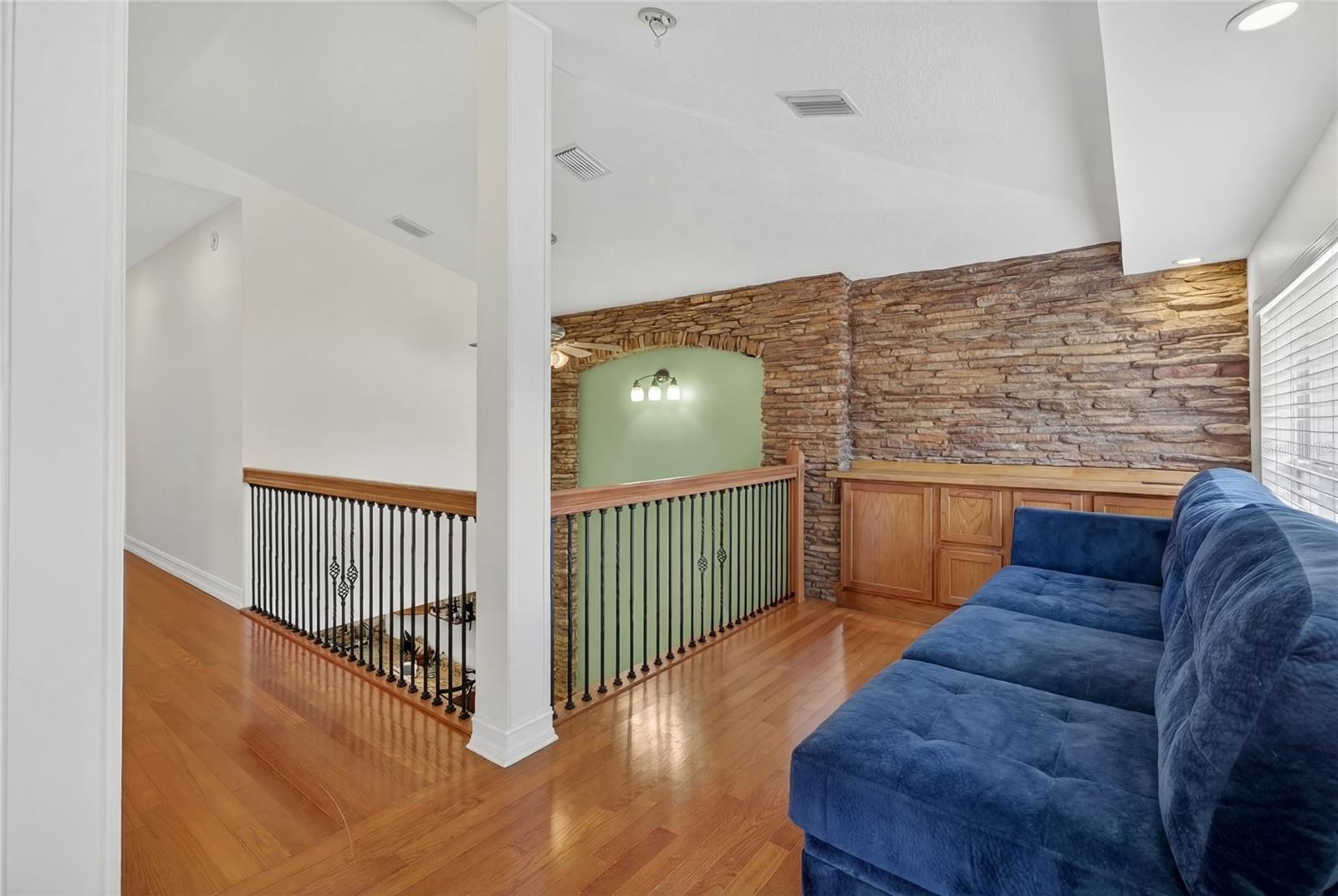 Image 55 of 69 For 532 Hunter Street