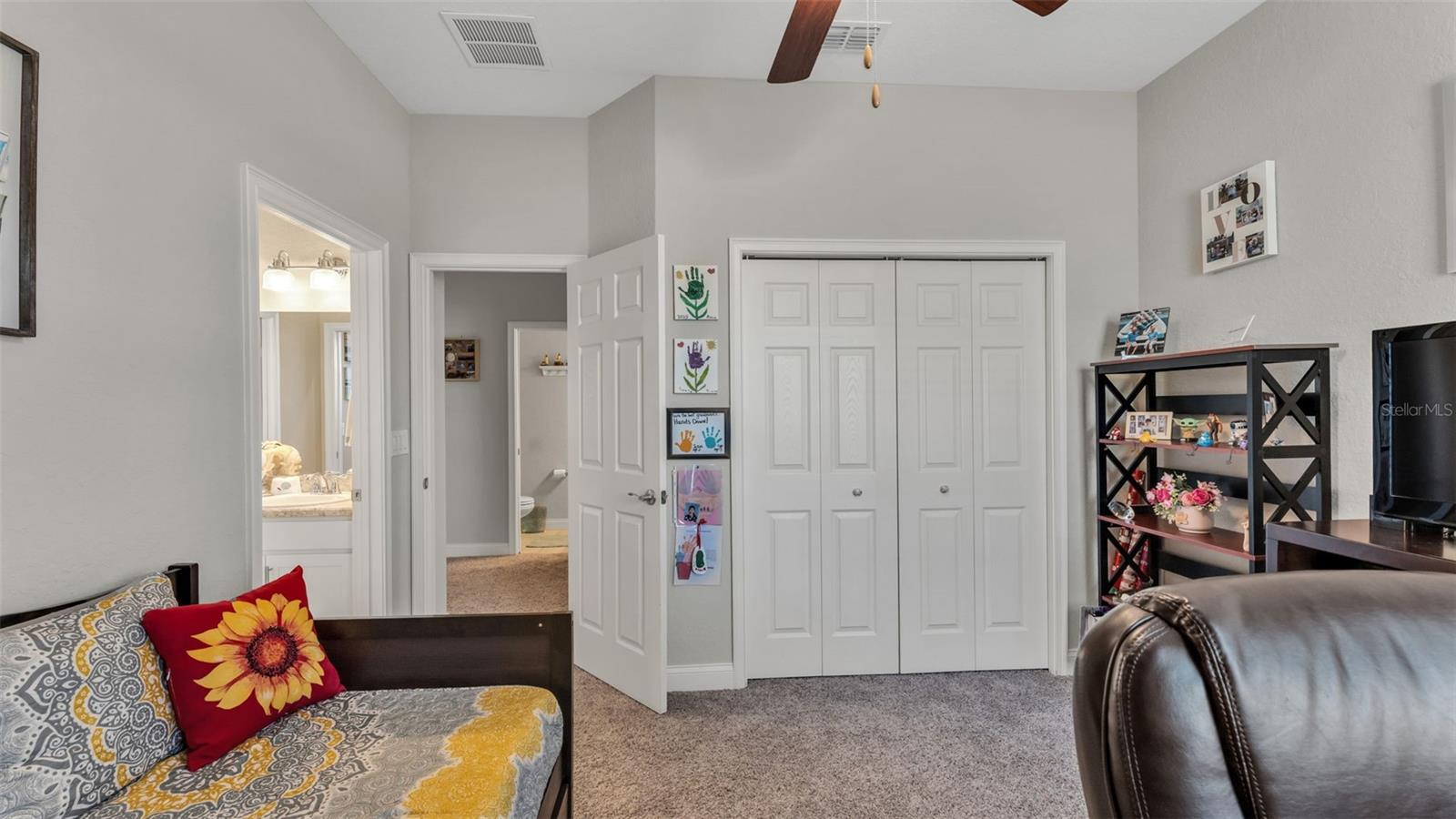 Image 23 of 53 For 4072 Shearwater Street