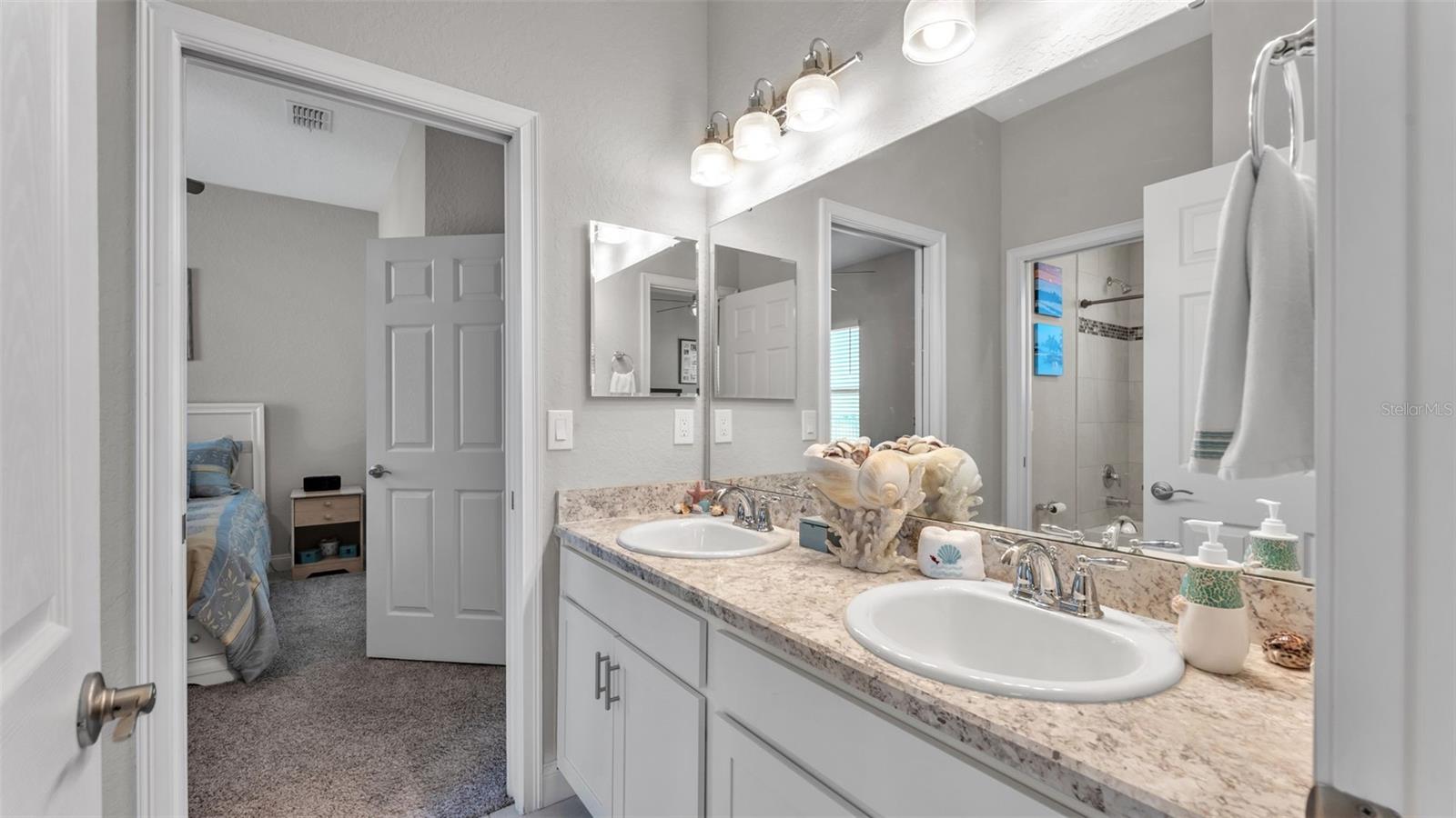 Image 24 of 53 For 4072 Shearwater Street