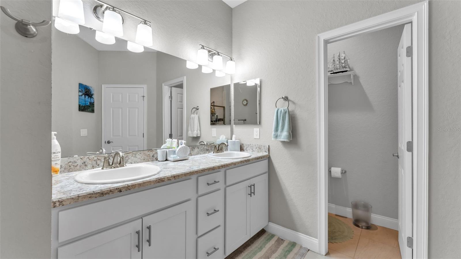 Image 36 of 53 For 4072 Shearwater Street