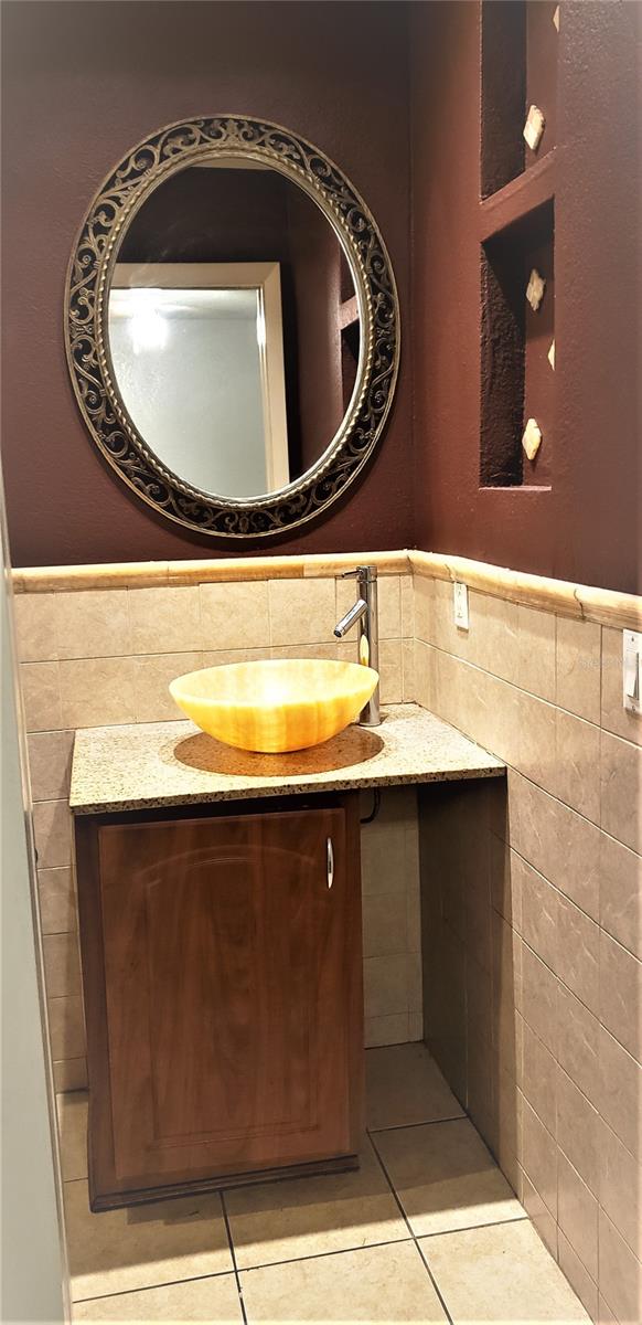 Image 12 of 30 For 5916 May Street